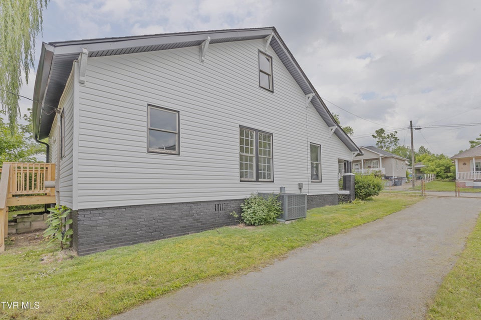 Photo #3: 329 Clinch Street