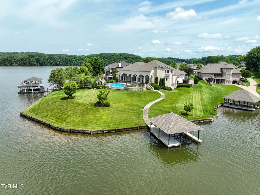 Photo #3: 6 Edgewater Court
