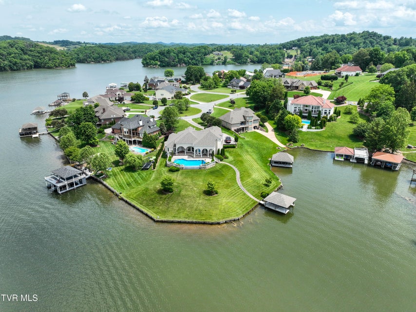 Photo #6: 6 Edgewater Court