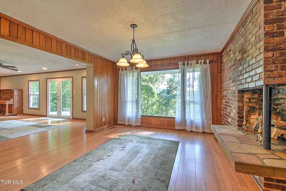 Photo #8: 121 Hermitage Drive