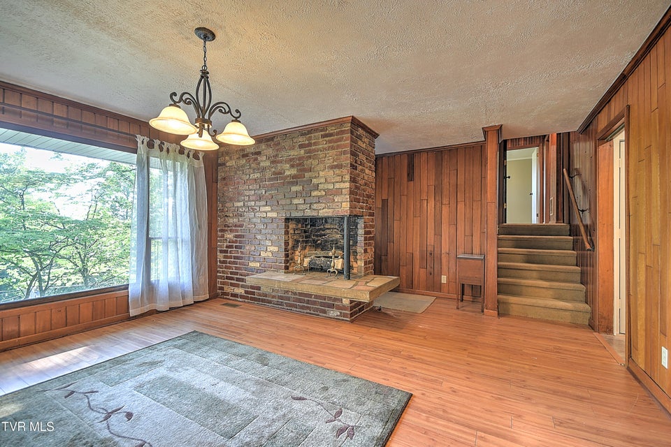 Photo #11: 121 Hermitage Drive