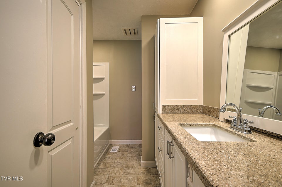 Photo #18: 121 Hermitage Drive