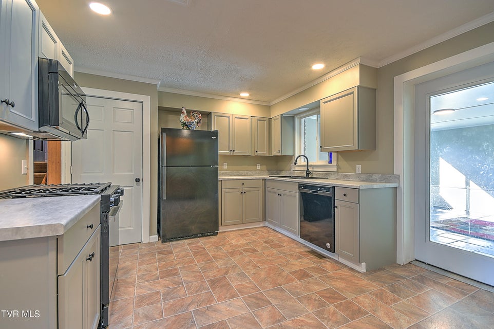 Photo #22: 121 Hermitage Drive
