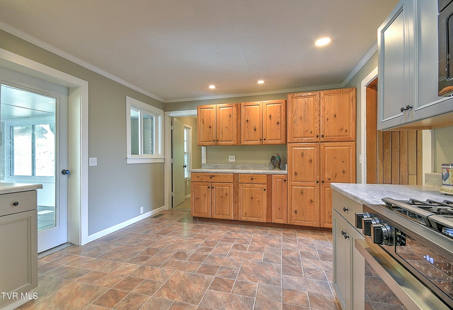 Photo #25: 121 Hermitage Drive