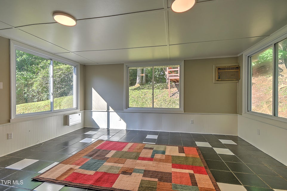 Photo #27: 121 Hermitage Drive