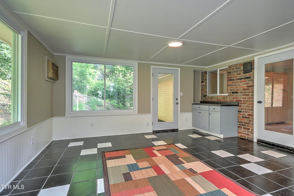 Photo #30: 121 Hermitage Drive