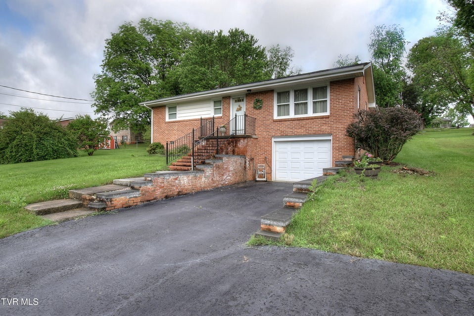 Photo #4: 320 Swanee Drive