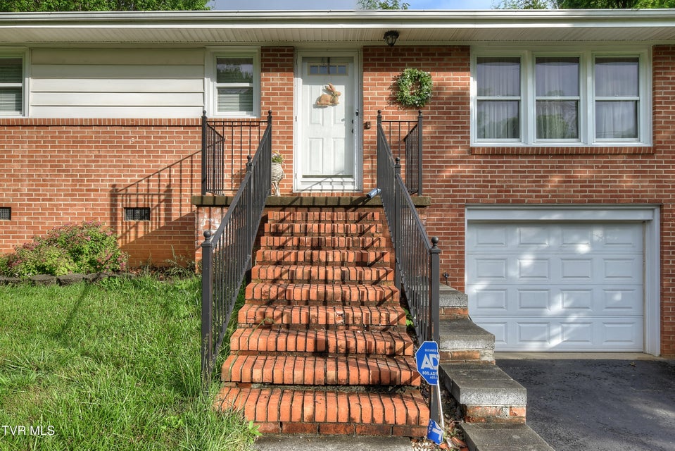 Photo #5: 320 Swanee Drive