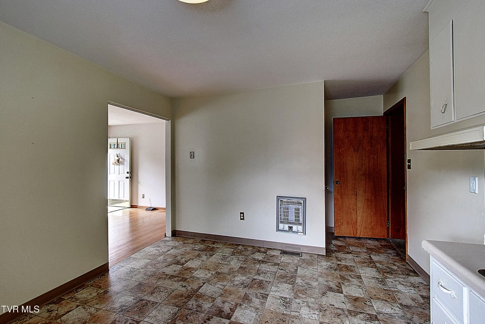 Photo #12: 320 Swanee Drive