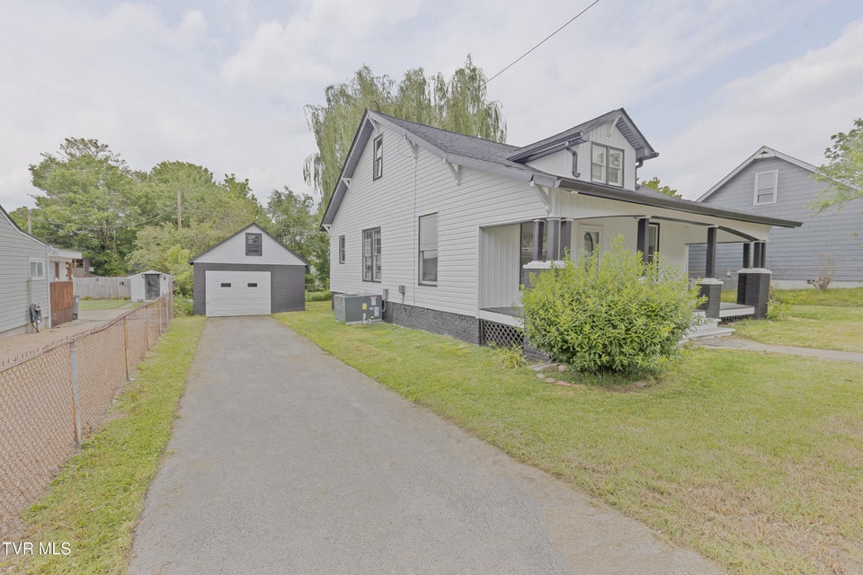 Photo #2: 329 Clinch Street