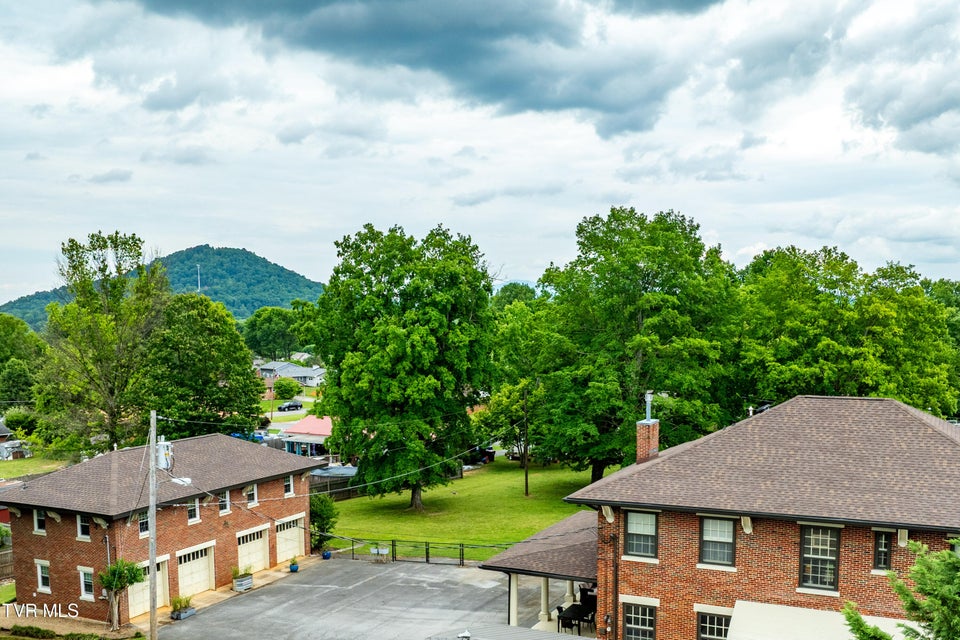 Photo #70: 2107 Bartlett Street