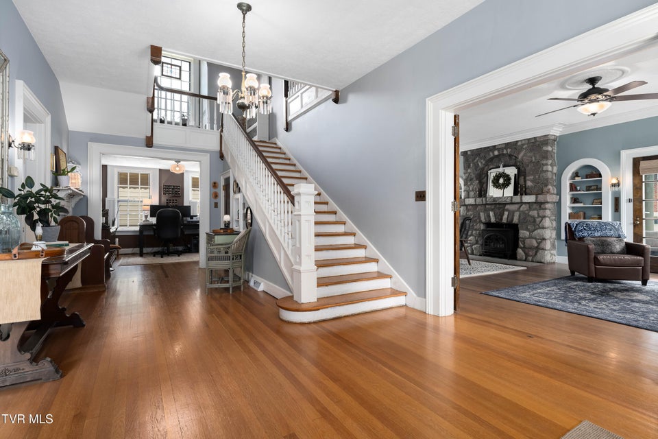 Photo #10: 2107 Bartlett Street