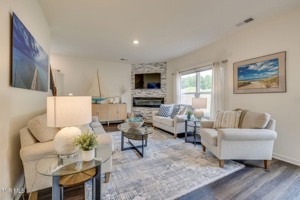 Photo #9: 2340 Hamshire Street