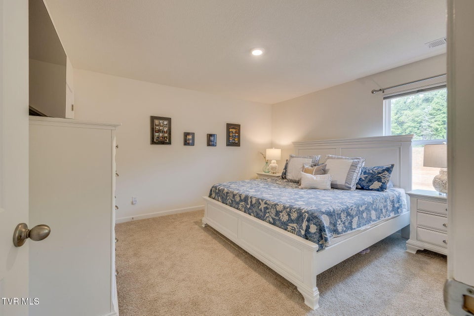 Photo #28: 2340 Hamshire Street