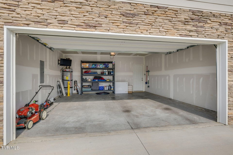 Photo #33: 2340 Hamshire Street