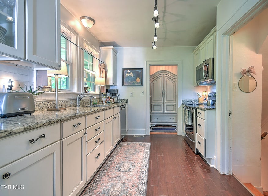 Photo #20: 216 Edgewood Road