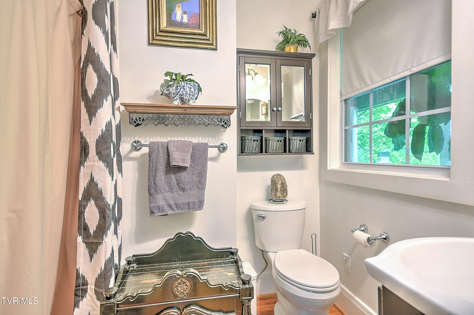 Photo #27: 216 Edgewood Road