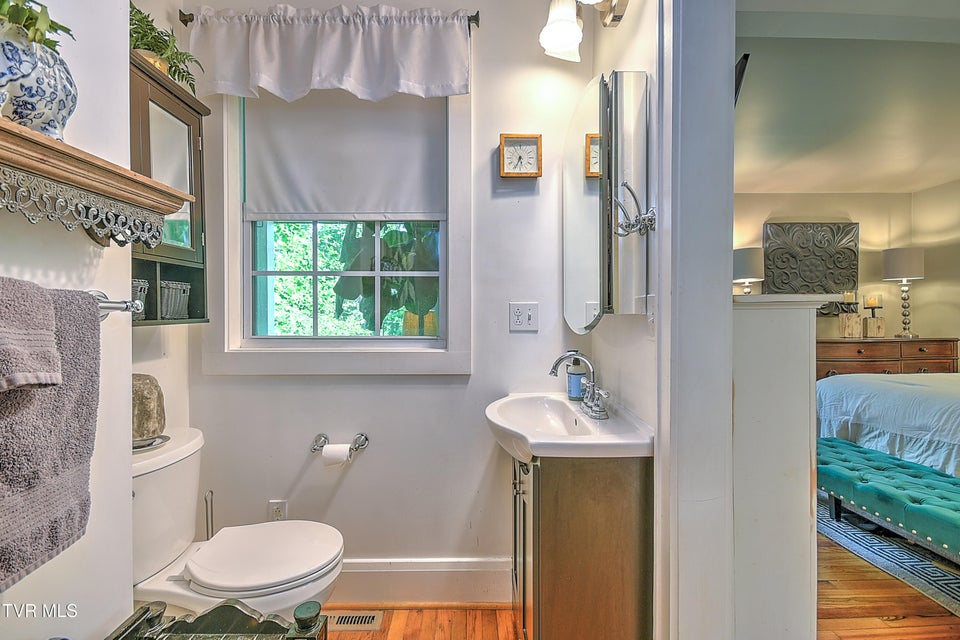 Photo #28: 216 Edgewood Road