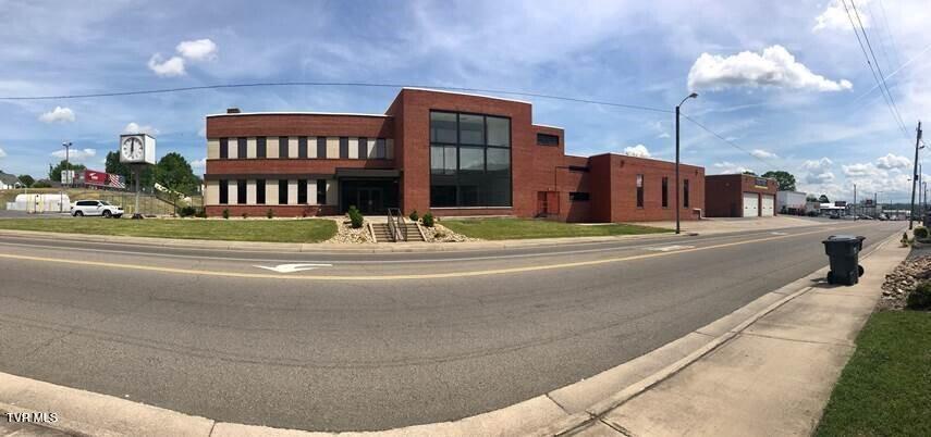 Photo #21: 1913 State Street