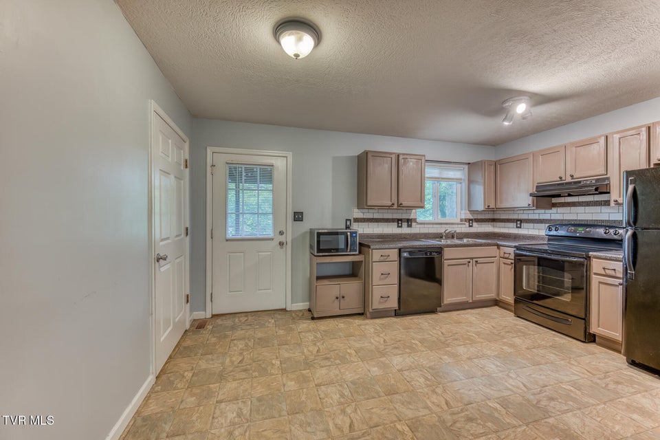 Photo #7: 4320 Comet Lane