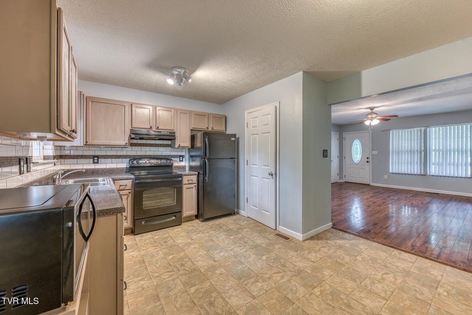 Photo #8: 4320 Comet Lane