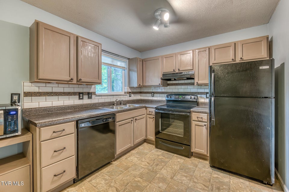 Photo #9: 4320 Comet Lane