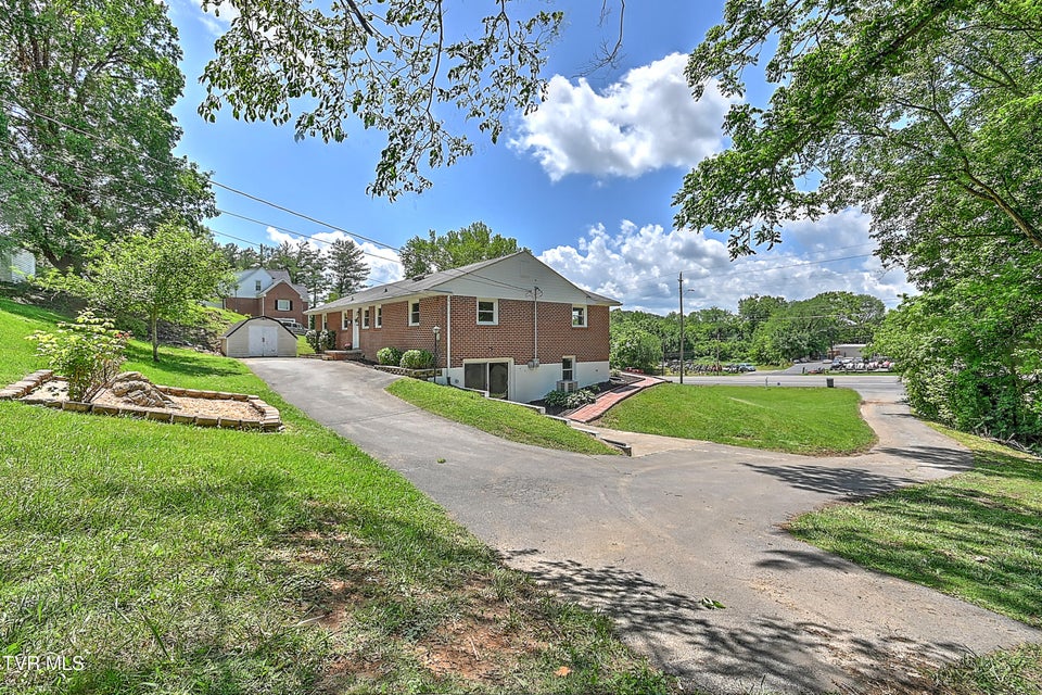 Photo #37: 3521 Fort Henry Drive