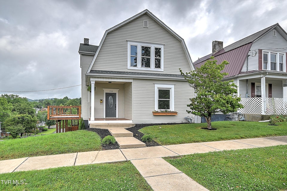 Photo #3: 1025 Fairmount Avenue