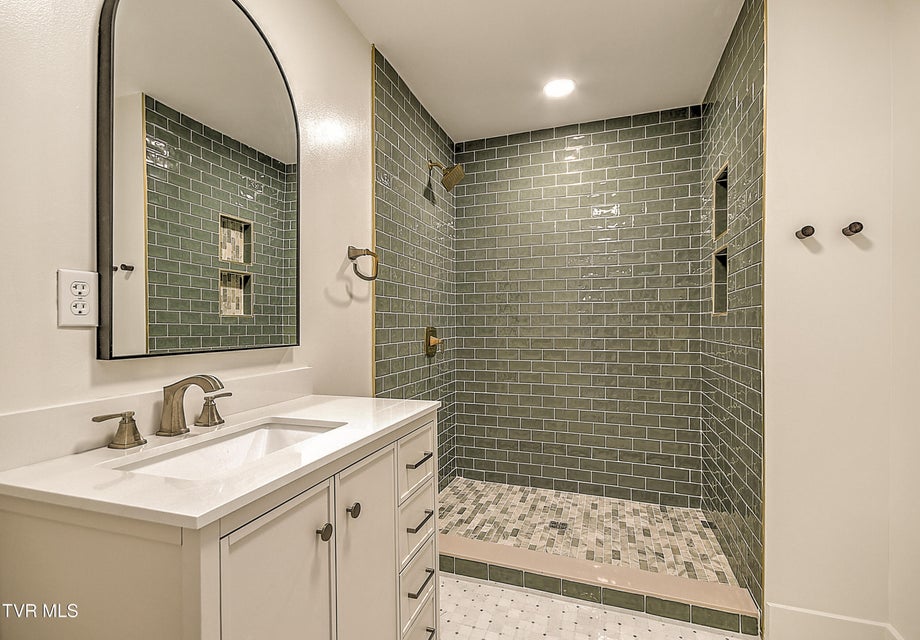 Photo #24: 1025 Fairmount Avenue