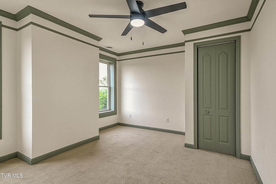 Photo #31: 1025 Fairmount Avenue