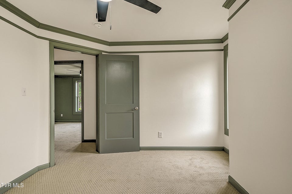 Photo #32: 1025 Fairmount Avenue