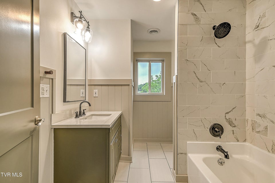 Photo #35: 1025 Fairmount Avenue