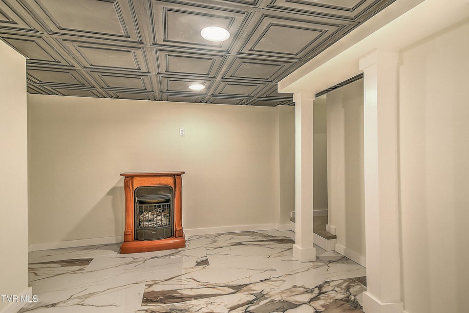 Photo #40: 1025 Fairmount Avenue