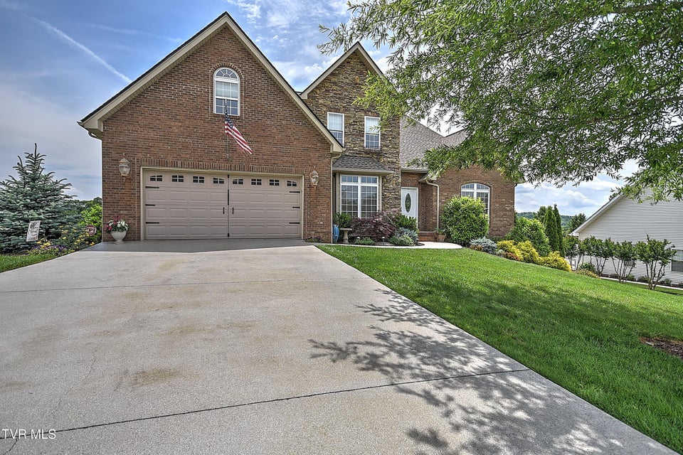 Photo #2: 410 Grovemont Place