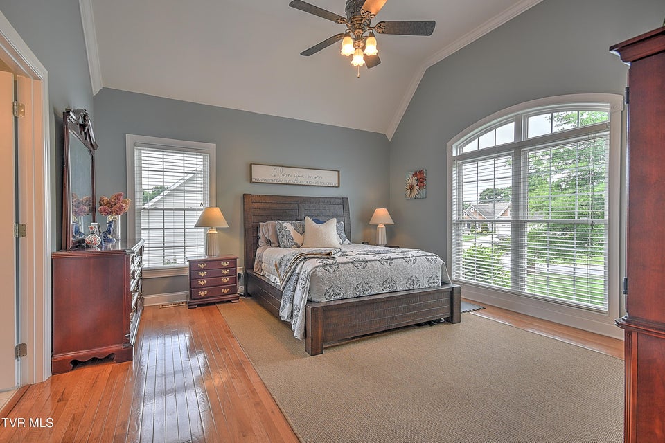 Photo #29: 410 Grovemont Place