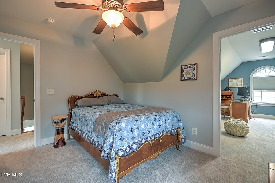 Photo #34: 410 Grovemont Place