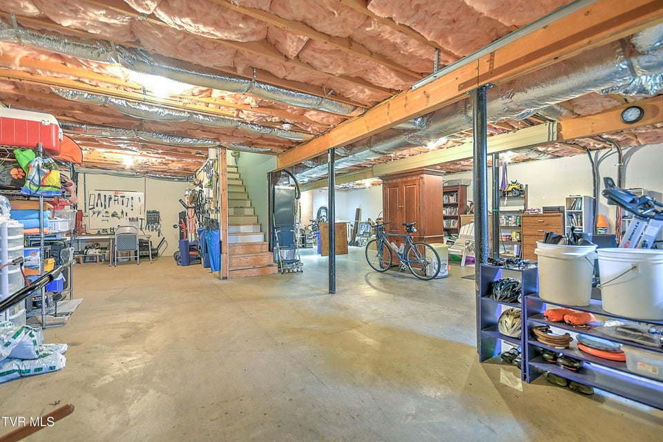 Photo #43: 410 Grovemont Place