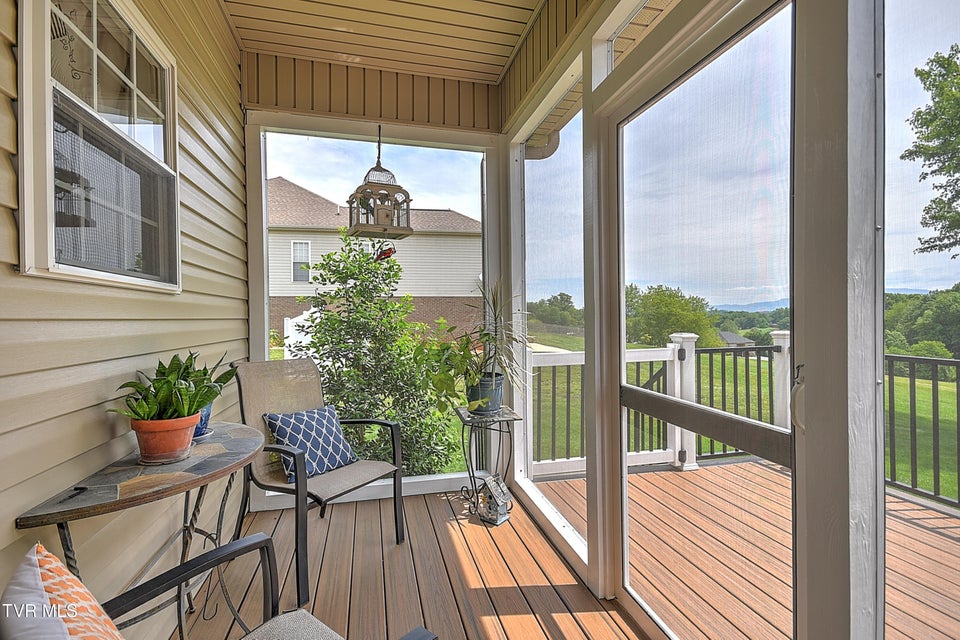 Photo #4: 410 Grovemont Place
