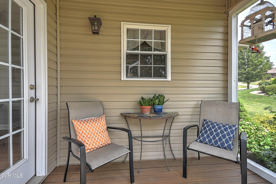 Photo #5: 410 Grovemont Place