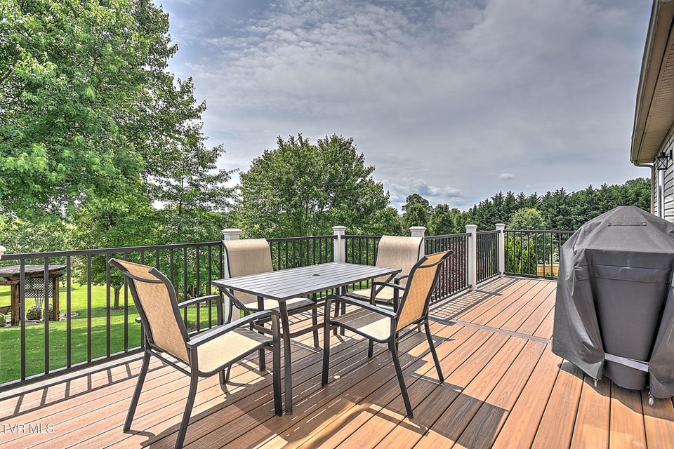 Photo #6: 410 Grovemont Place