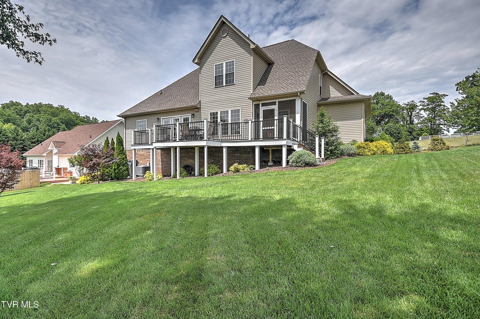 Photo #9: 410 Grovemont Place