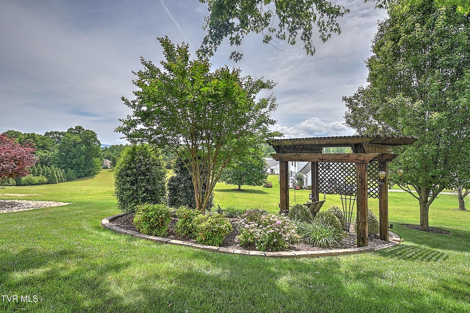Photo #10: 410 Grovemont Place