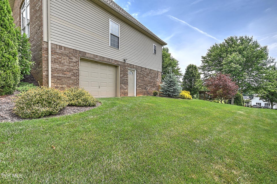 Photo #55: 410 Grovemont Place
