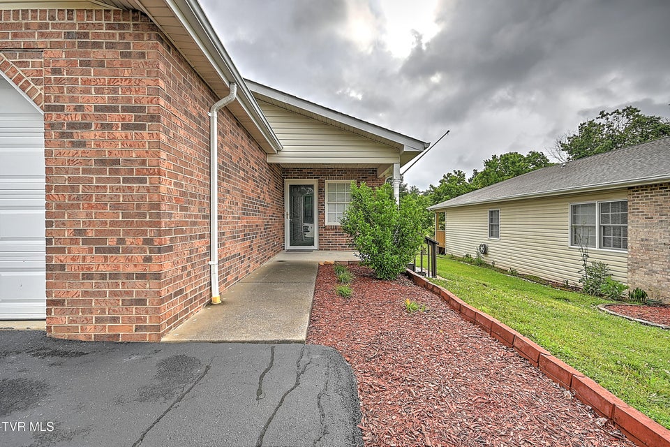 Photo #4: 857 Cobblestone Place