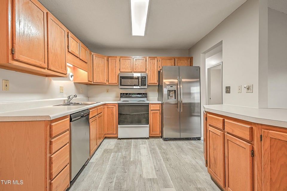 Photo #18: 857 Cobblestone Place