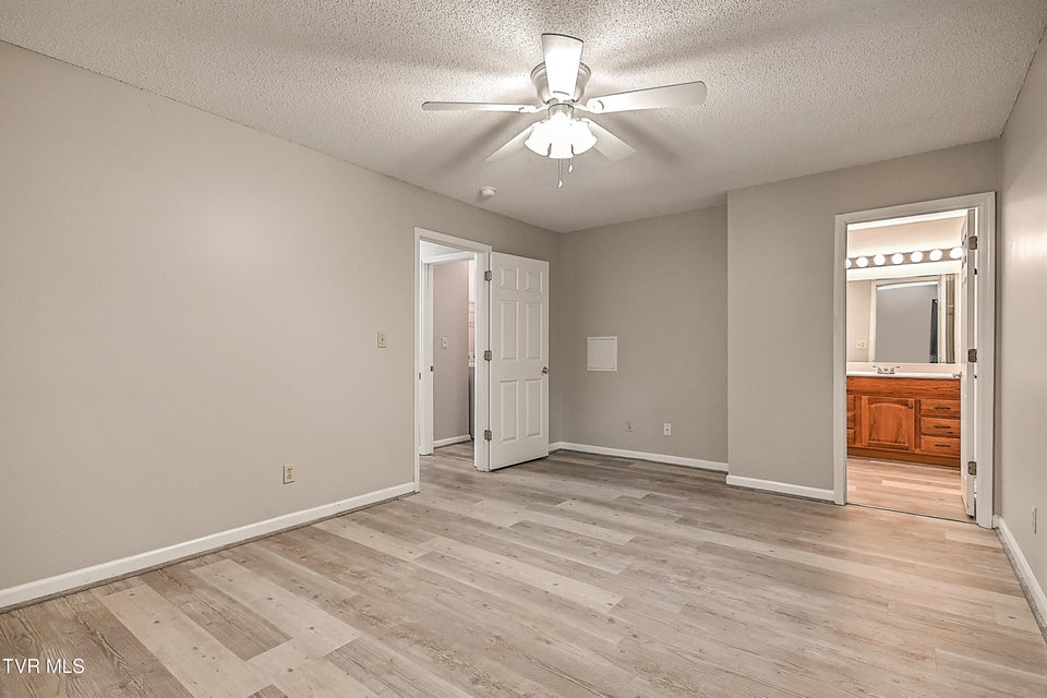 Photo #26: 857 Cobblestone Place
