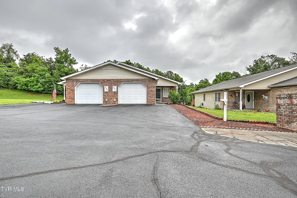 Photo #2: 857 Cobblestone Place