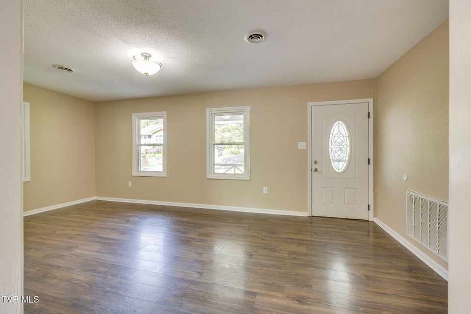 Photo #6: 112 Borderview Avenue