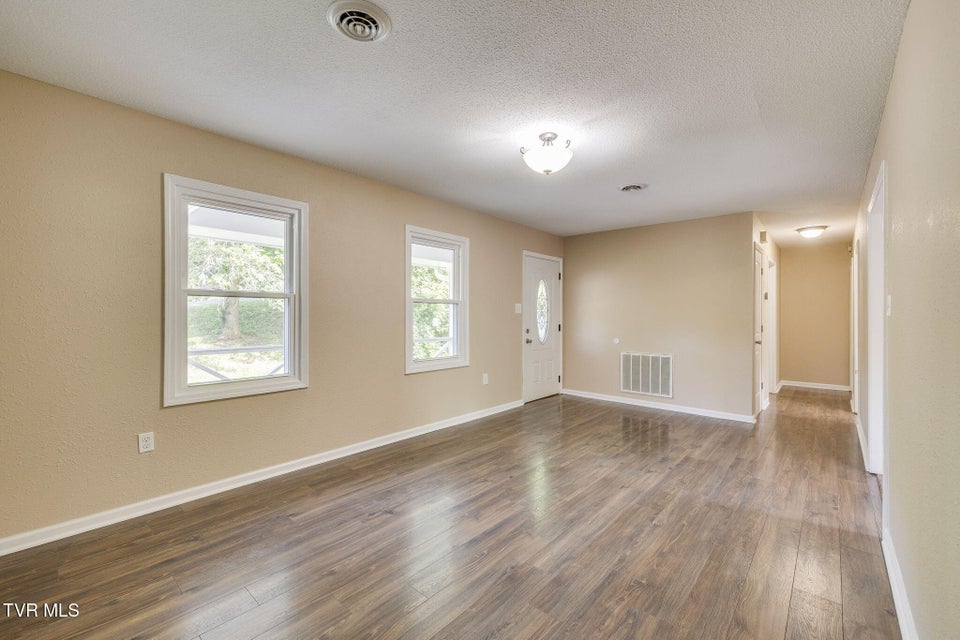 Photo #7: 112 Borderview Avenue