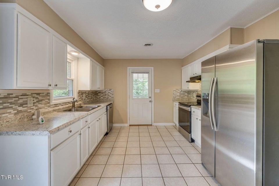 Photo #12: 112 Borderview Avenue